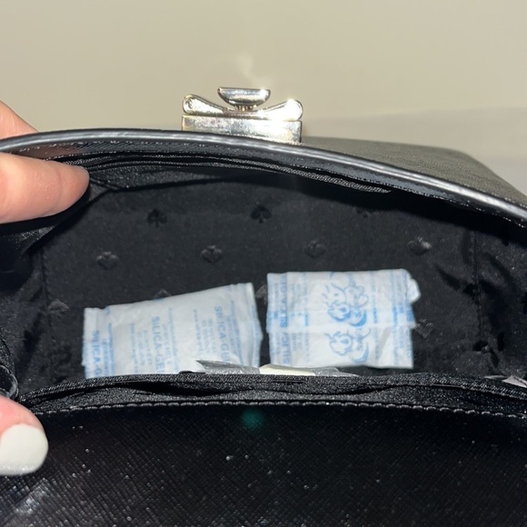 Kate spade, small black handle bag with removable gold crossbody chain, new - Picture 8 of 12